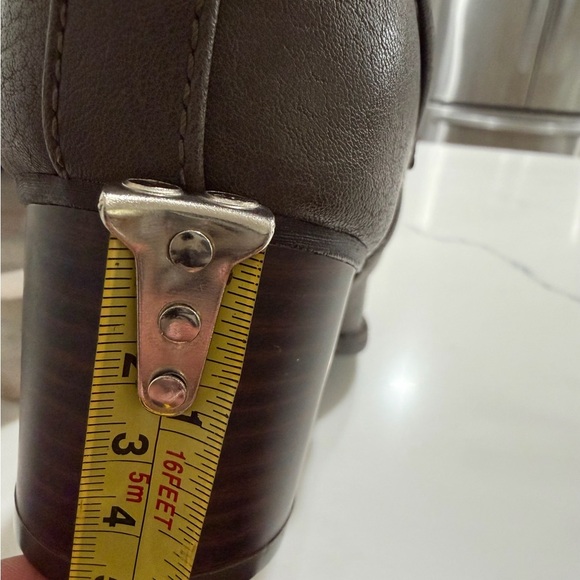 Eurosoft by Sofft Size 8 Women's Brown Strappy Faux Leather Booties Ankle - Picture 12 of 13